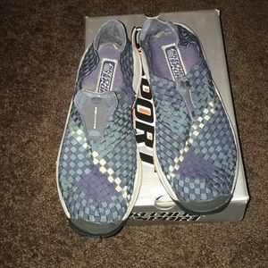 Skechers sport shoes